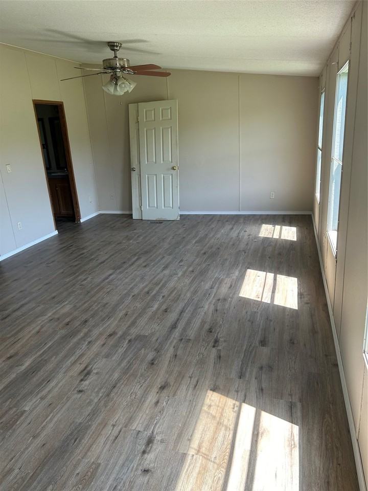 239 Cedar Dr - Photo 5 of 18