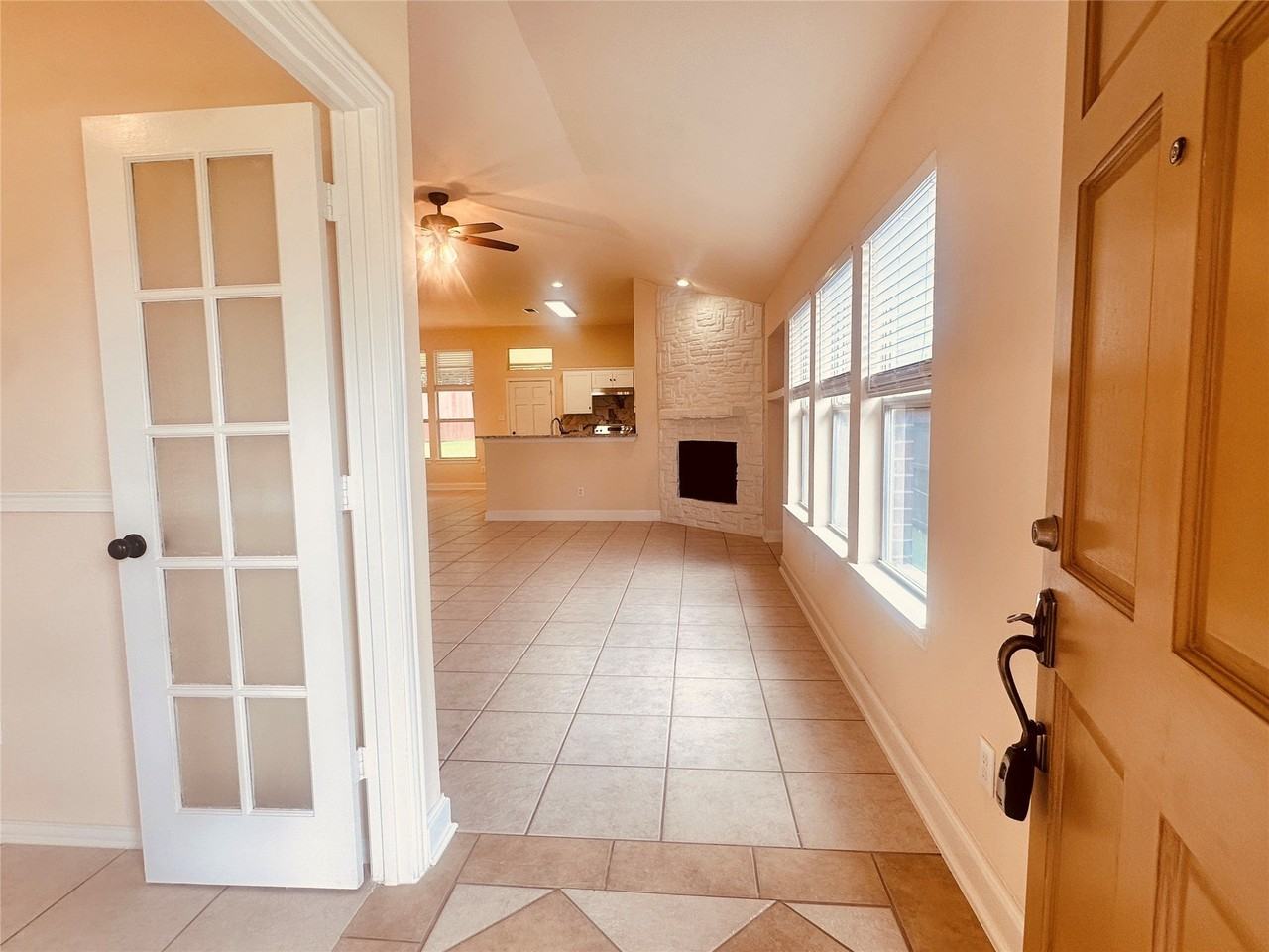 1029 Port Mansfield Dr - Photo 3 of 24