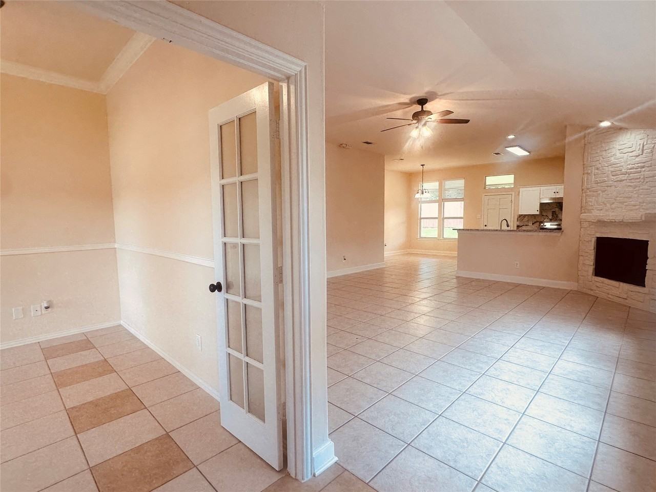 1029 Port Mansfield Dr - Photo 5 of 24