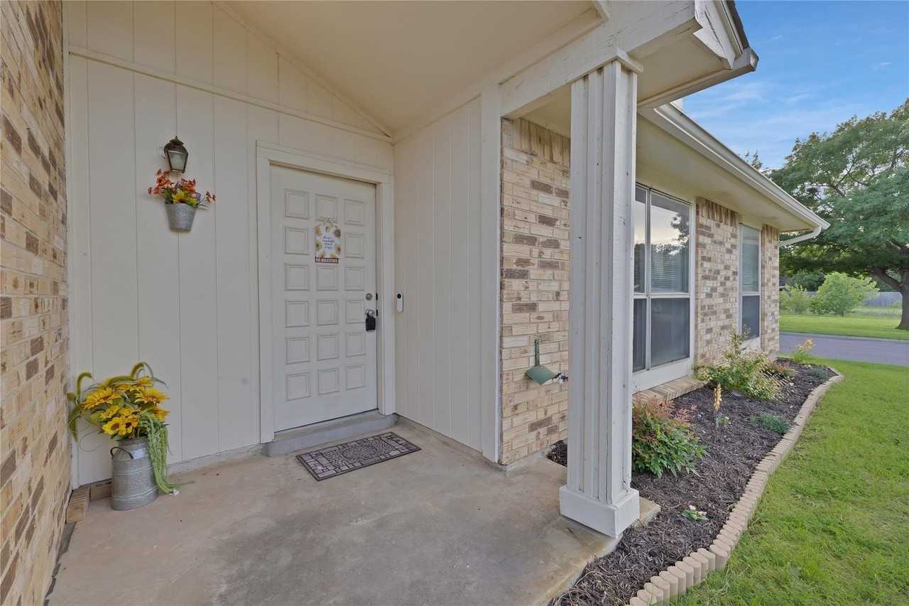 7357 Channel View Dr - Photo 3 of 37