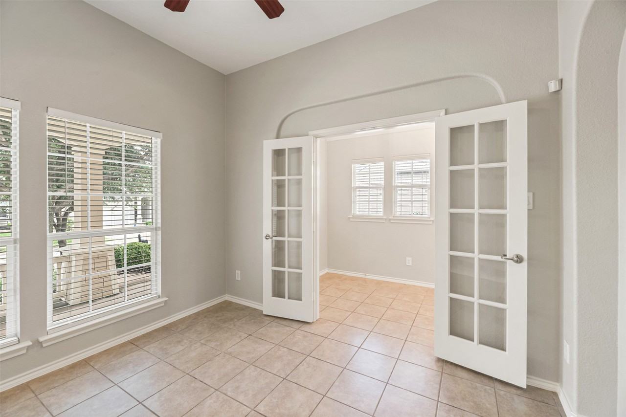 5005 Cassidy Ln - Photo 7 of 27
