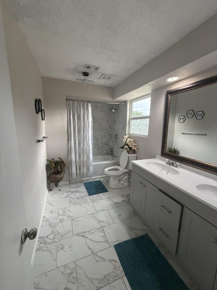 3101 Bandolino Ln - Photo 3 of 9