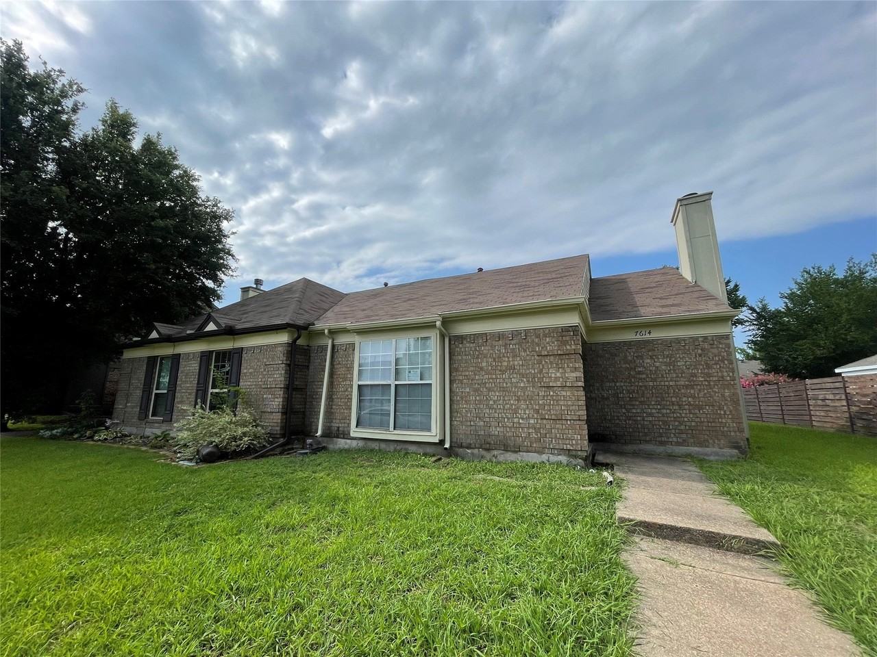7614 Cousteau Dr - Photo 2 of 20