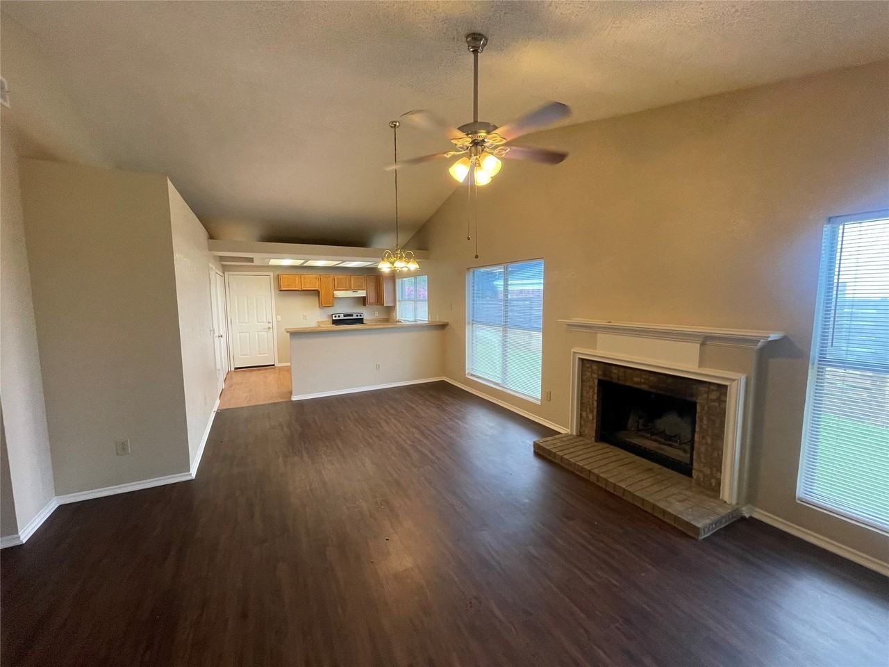 7614 Cousteau Dr - Photo 3 of 20