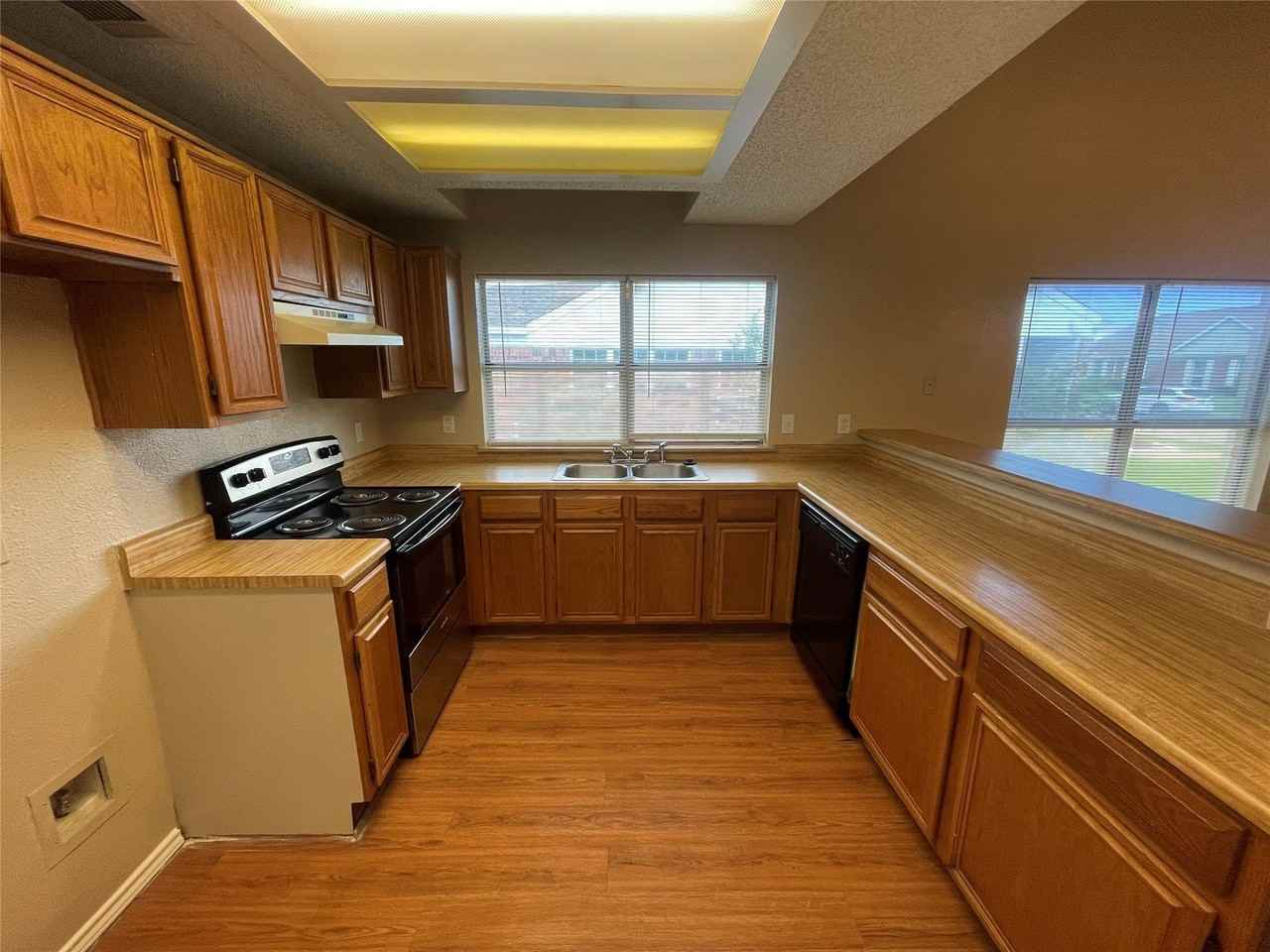 7614 Cousteau Dr - Photo 6 of 20