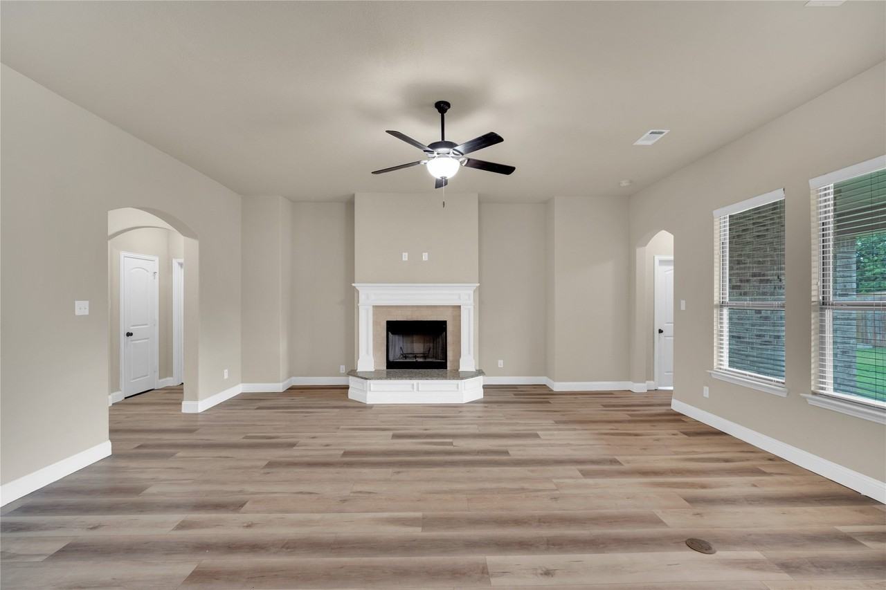 437 Whispering Willow Dr - Photo 7 of 24