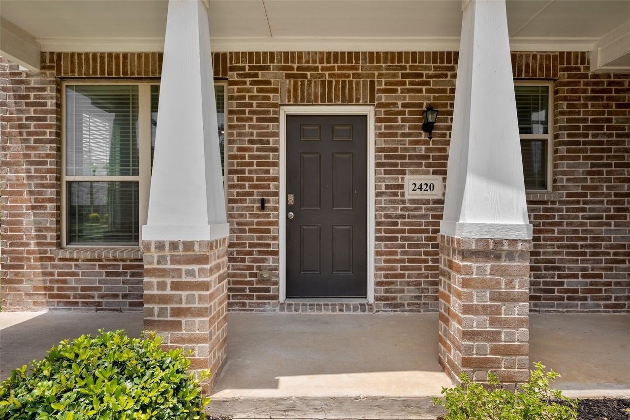 2420 Canongate Dr - Photo 4 of 38