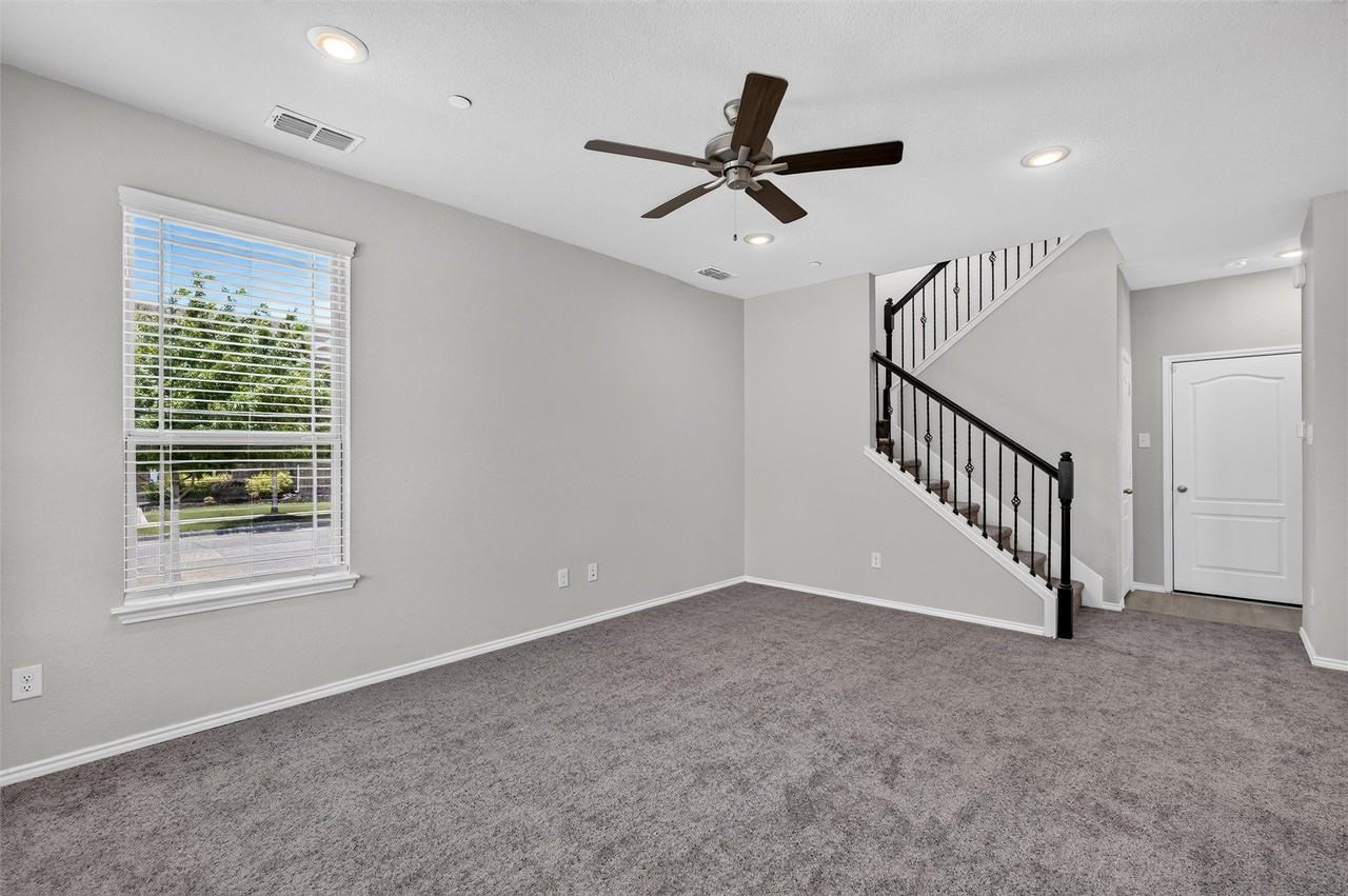 2420 Canongate Dr - Photo 6 of 38