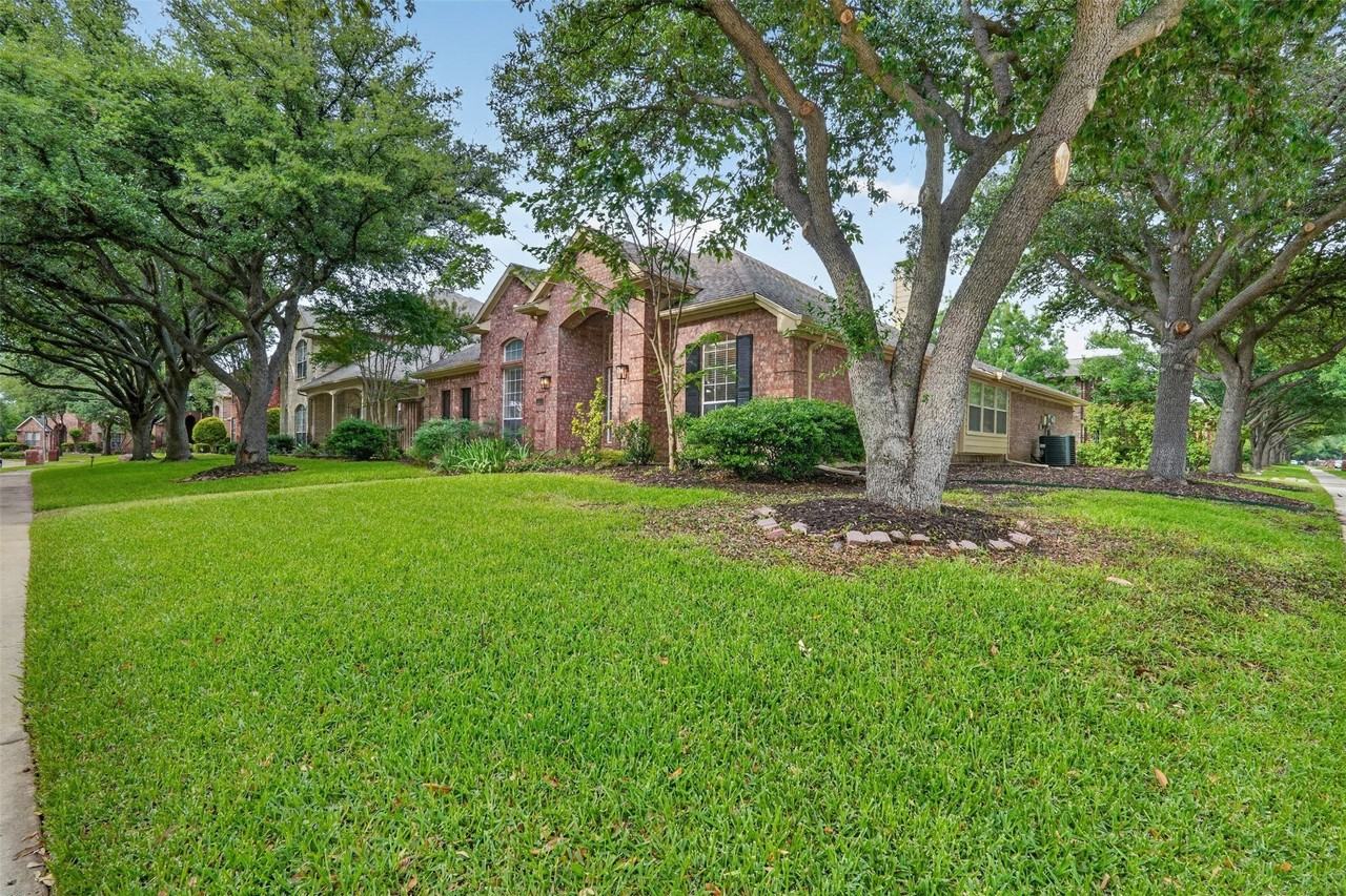 6864 Bushnell Dr - Photo 4 of 28
