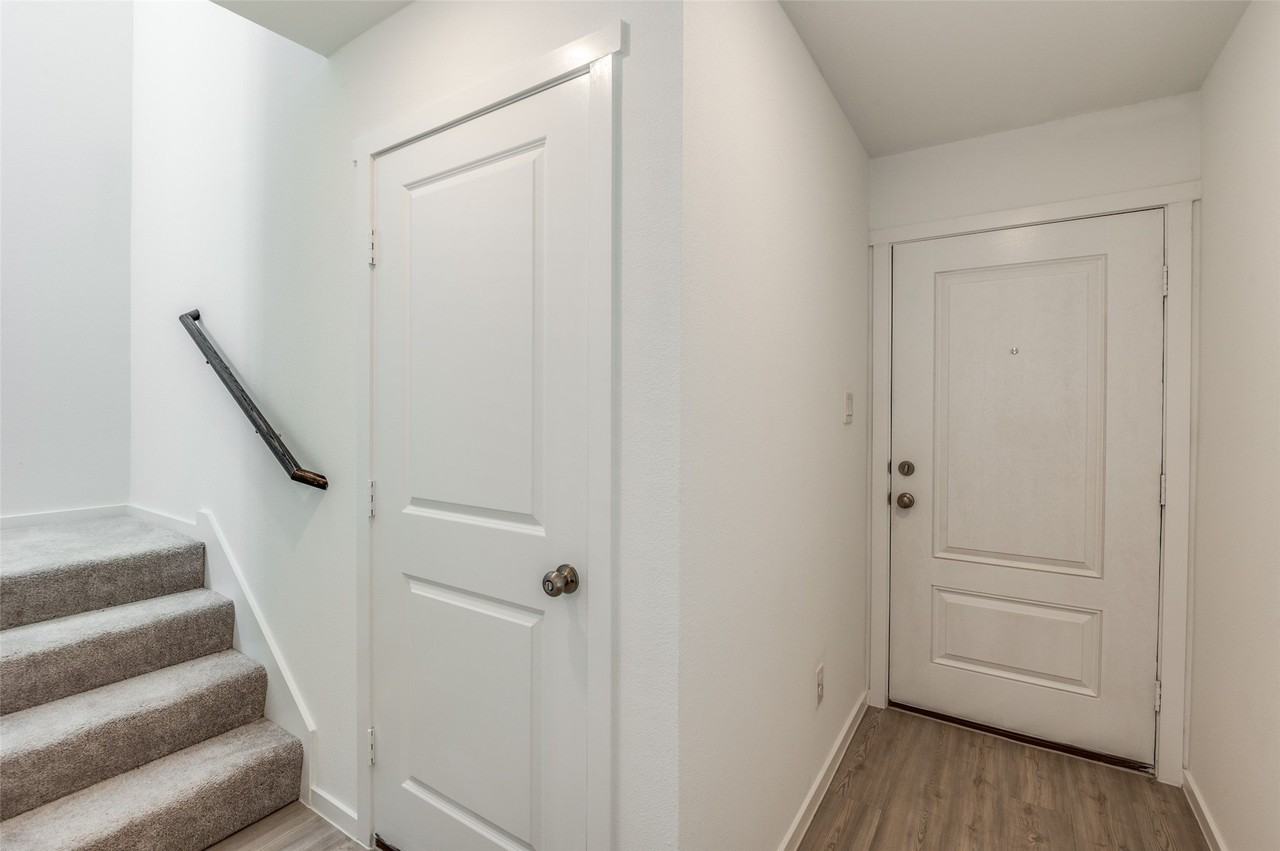 910 Blue Heron Dr - Photo 6 of 23