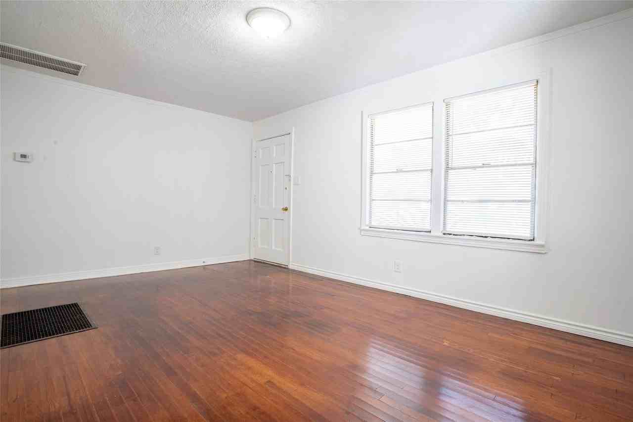 3323 W Clarendon Dr - Photo 4 of 27