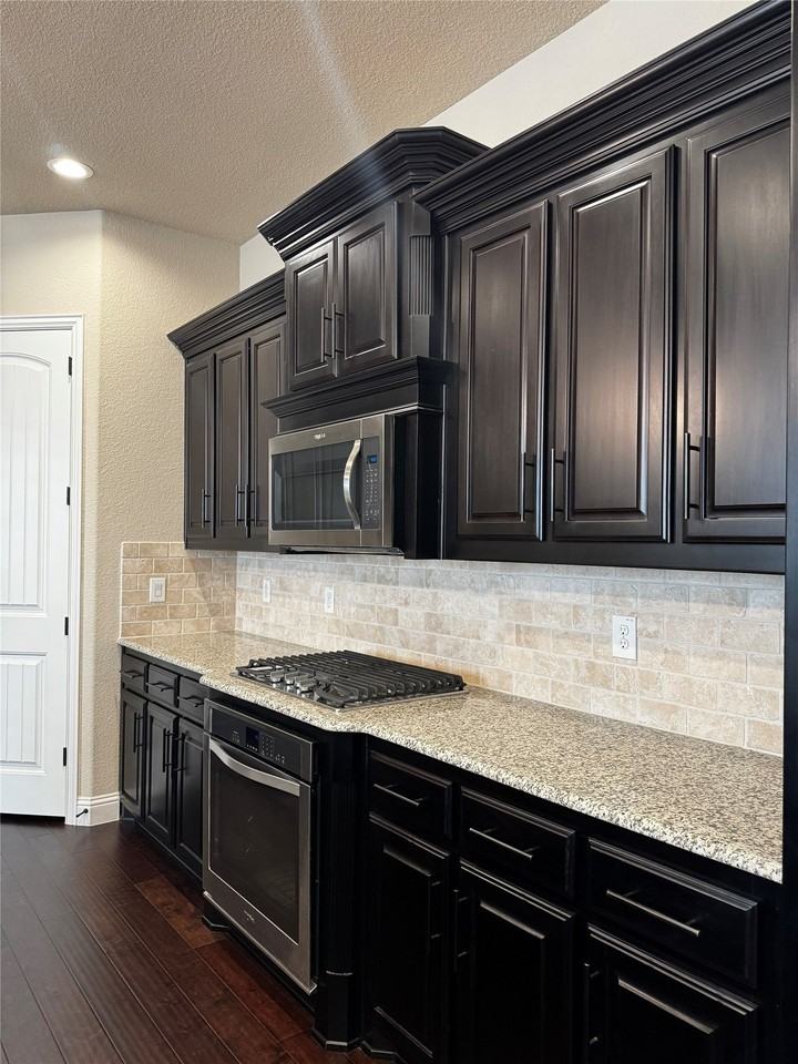 6829 Westbury Dr - Photo 5 of 32