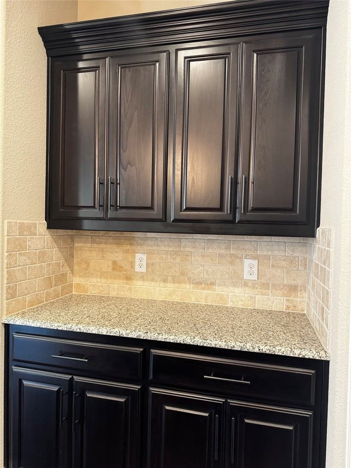 6829 Westbury Dr - Photo 6 of 32
