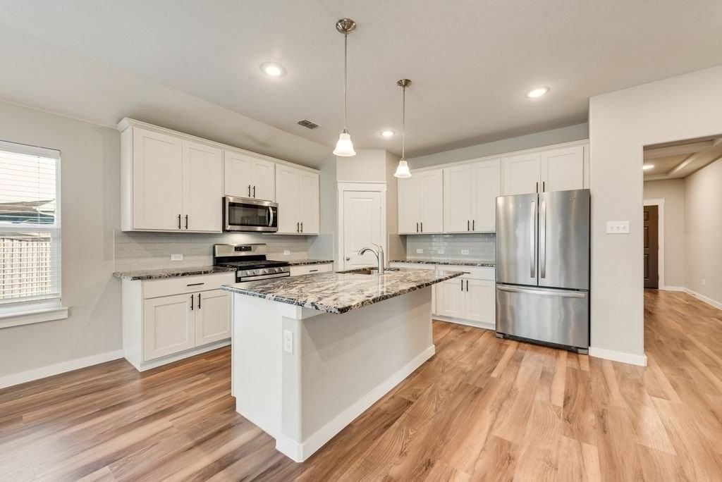 1200 Kanata Ct - Photo 4 of 21