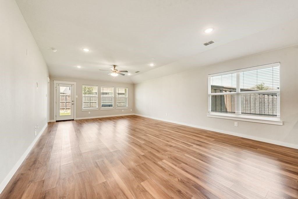 1200 Kanata Ct - Photo 7 of 21