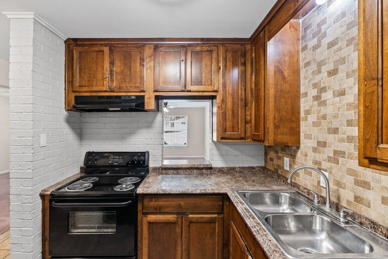 1220 Texas St #3 - Photo 4 of 17