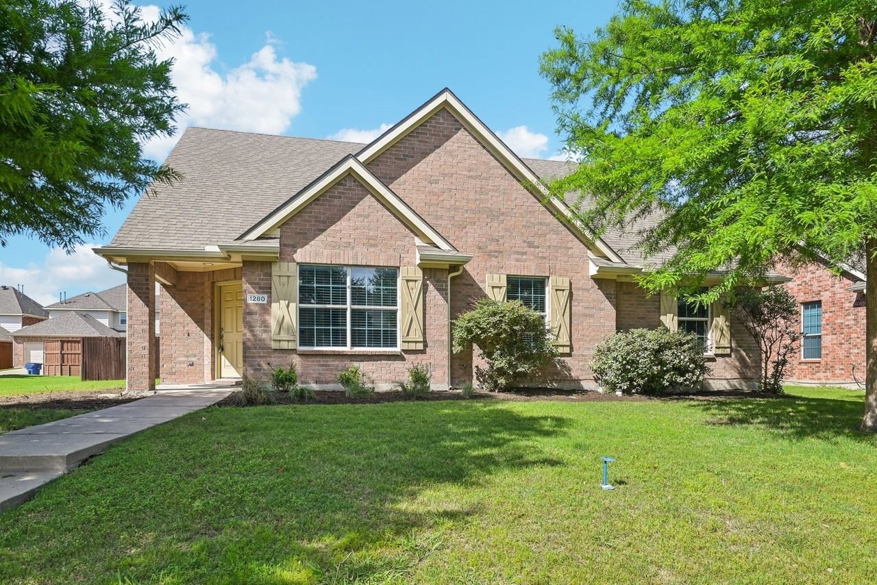 1280 Seymour Dr - Photo 2 of 28