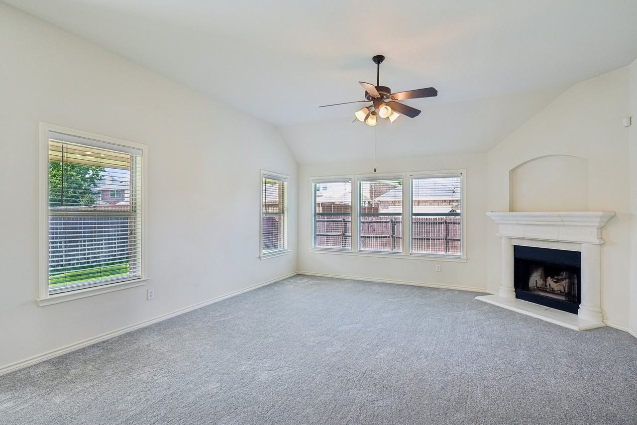 1280 Seymour Dr - Photo 3 of 28