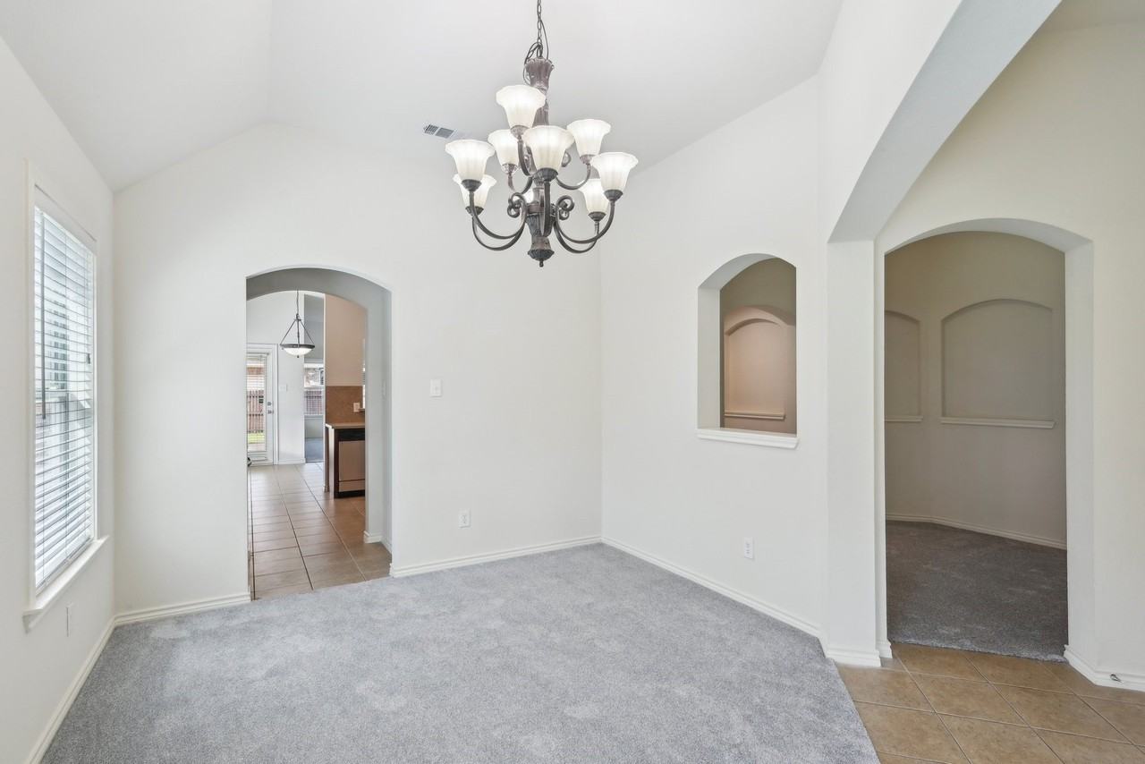 1280 Seymour Dr - Photo 6 of 28