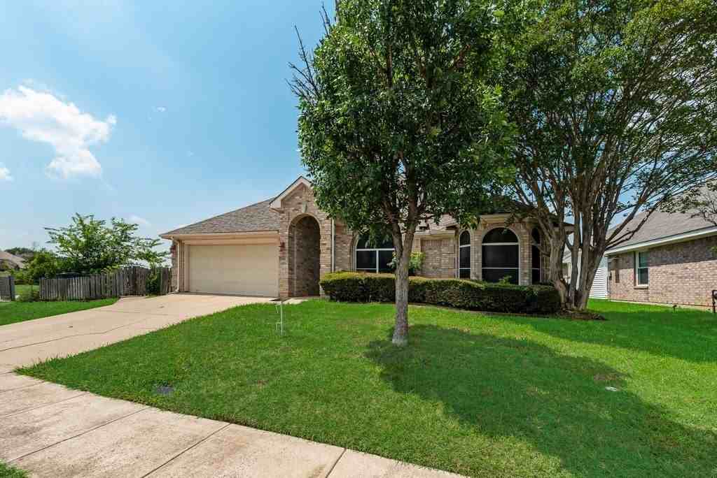 501 E Lynn Creek Dr - Photo 2 of 20