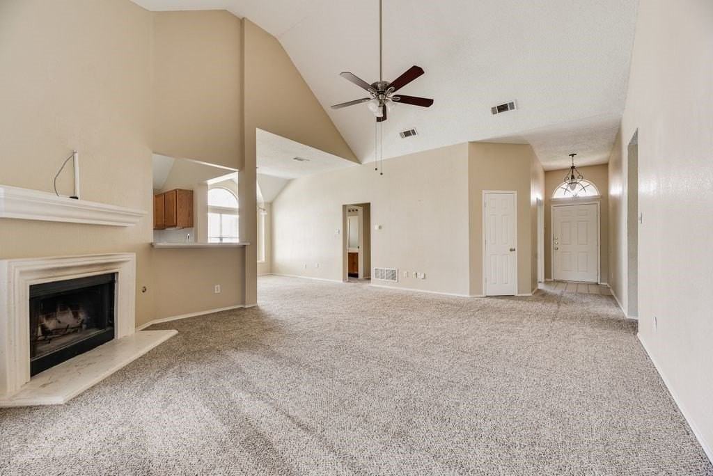 501 E Lynn Creek Dr - Photo 3 of 20