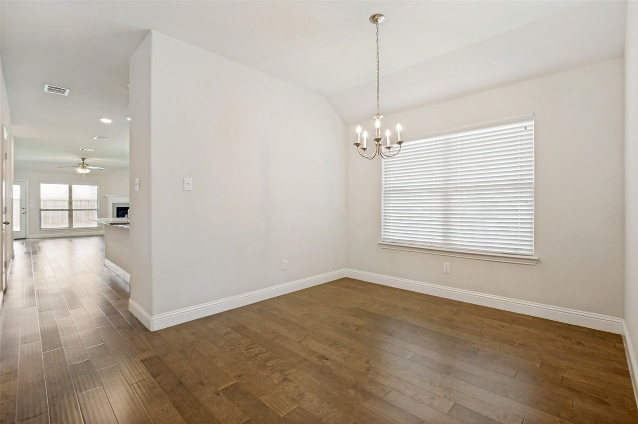 4541 Conrad Ave - Photo 6 of 25