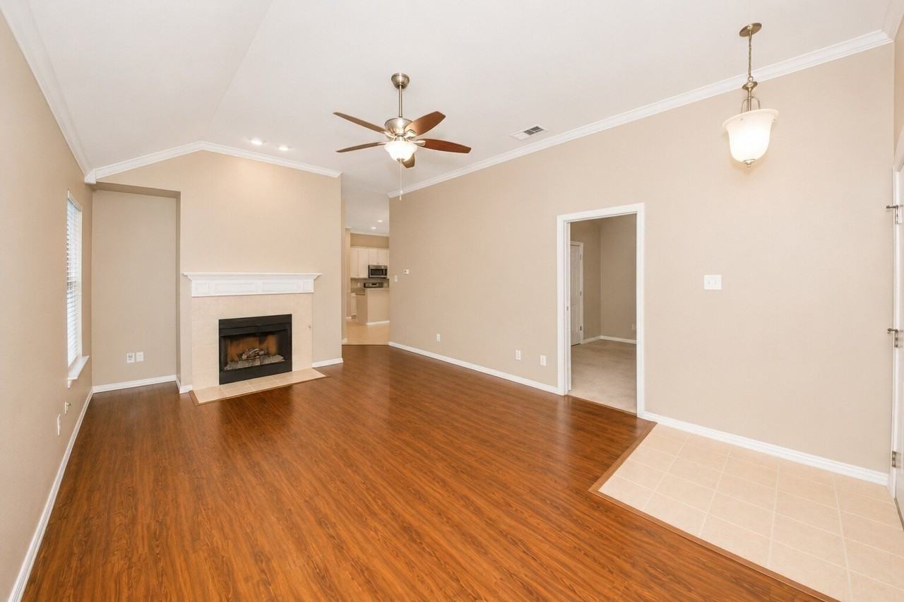 3904 Granby Ln - Photo 4 of 27