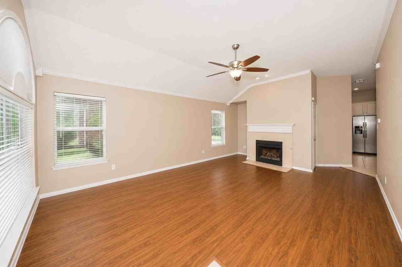 3904 Granby Ln - Photo 5 of 27