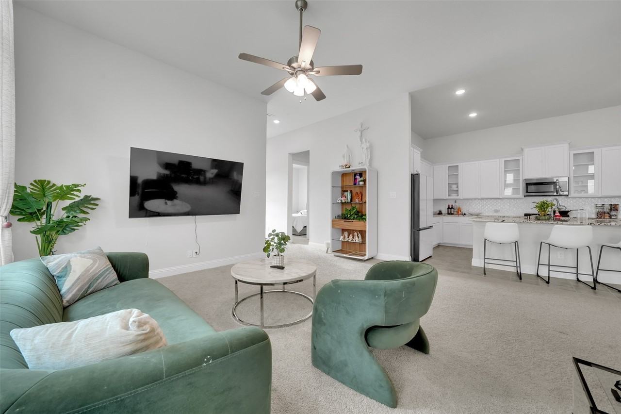 1505 Verbena Ln - Photo 7 of 26