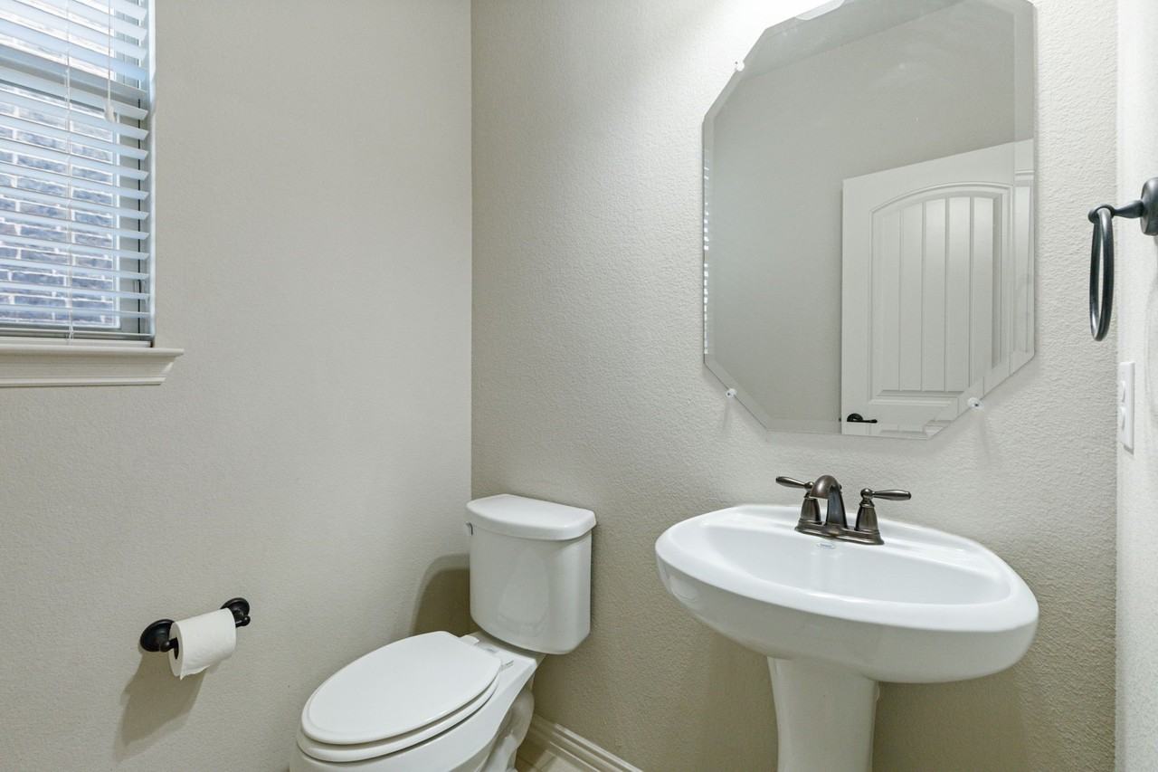 1545 Tanglewood Trl - Photo 5 of 28