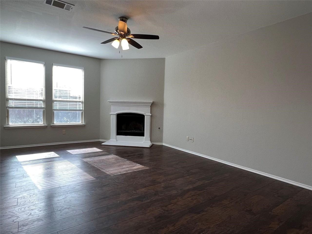 1115 Gaines Rd - Photo 4 of 20