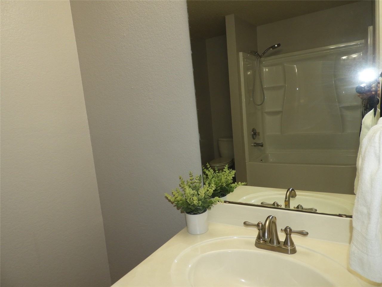 9513 George Bush Dr - Photo 7 of 11