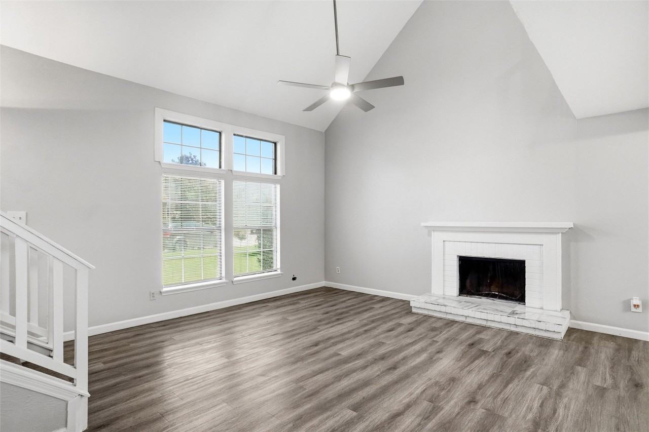 9548 Jennie Lee Ln - Photo 2 of 16