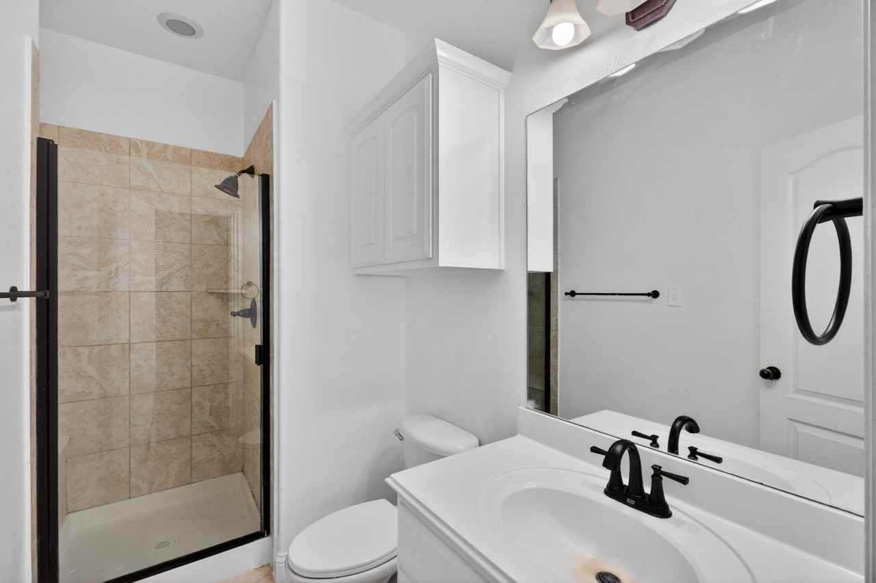 509 Heath Ln - Photo 3 of 13