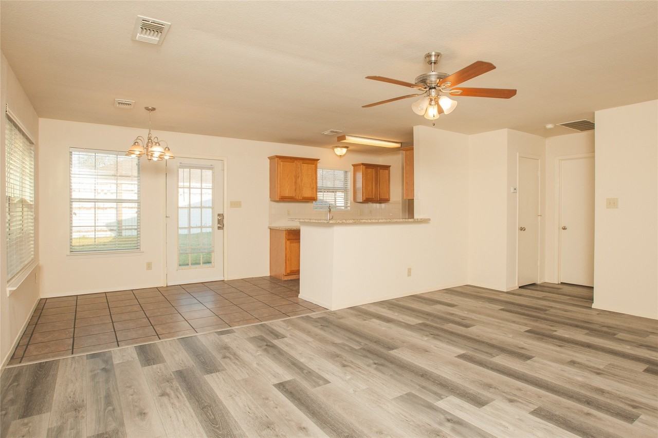 416 Joyce Way - Photo 3 of 14