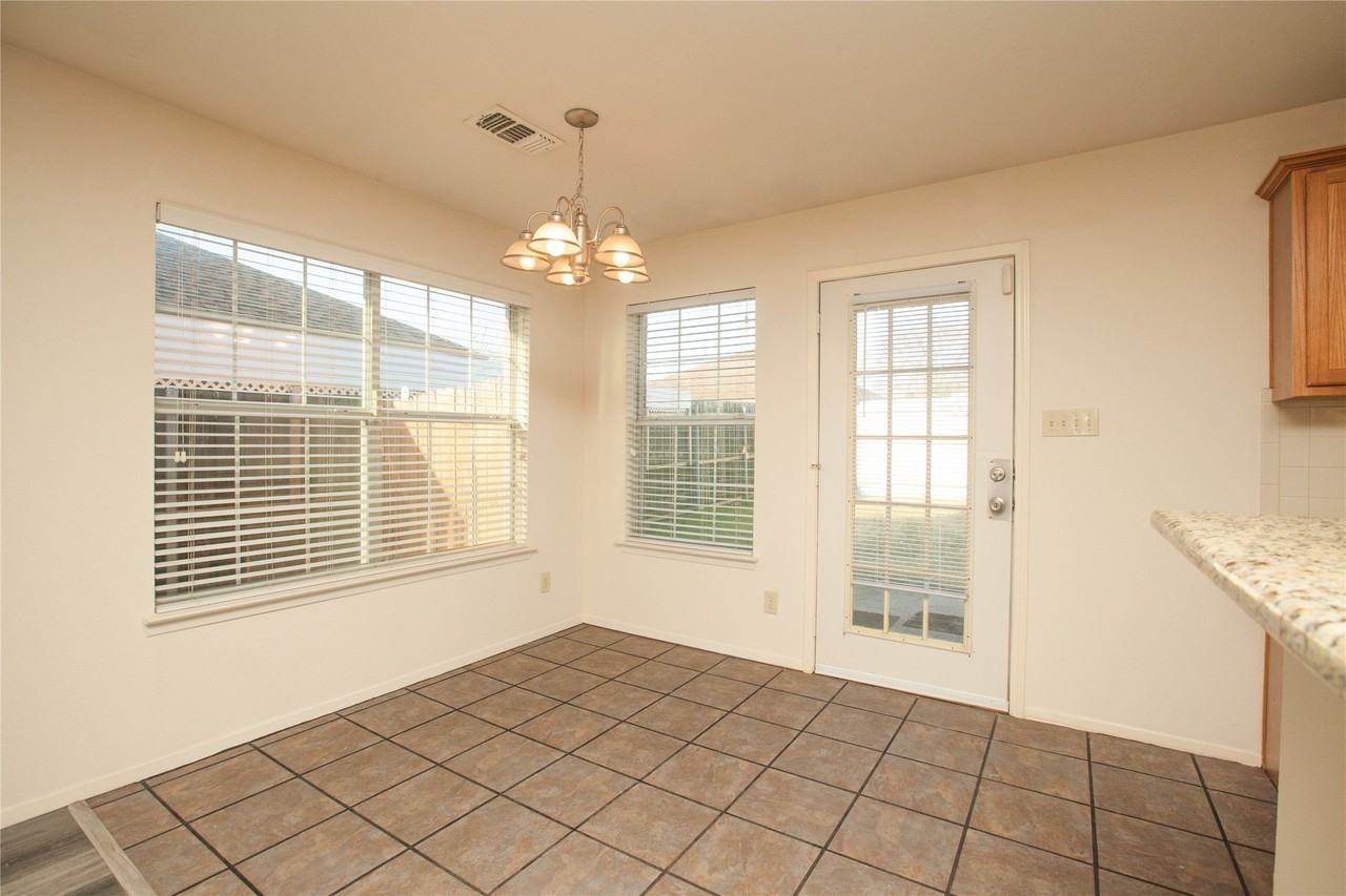 416 Joyce Way - Photo 5 of 14