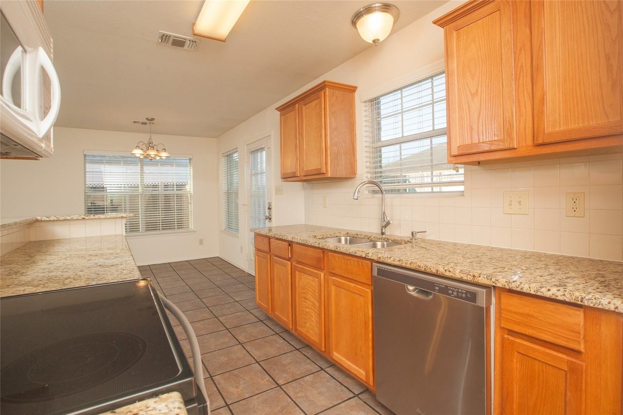 416 Joyce Way - Photo 6 of 14