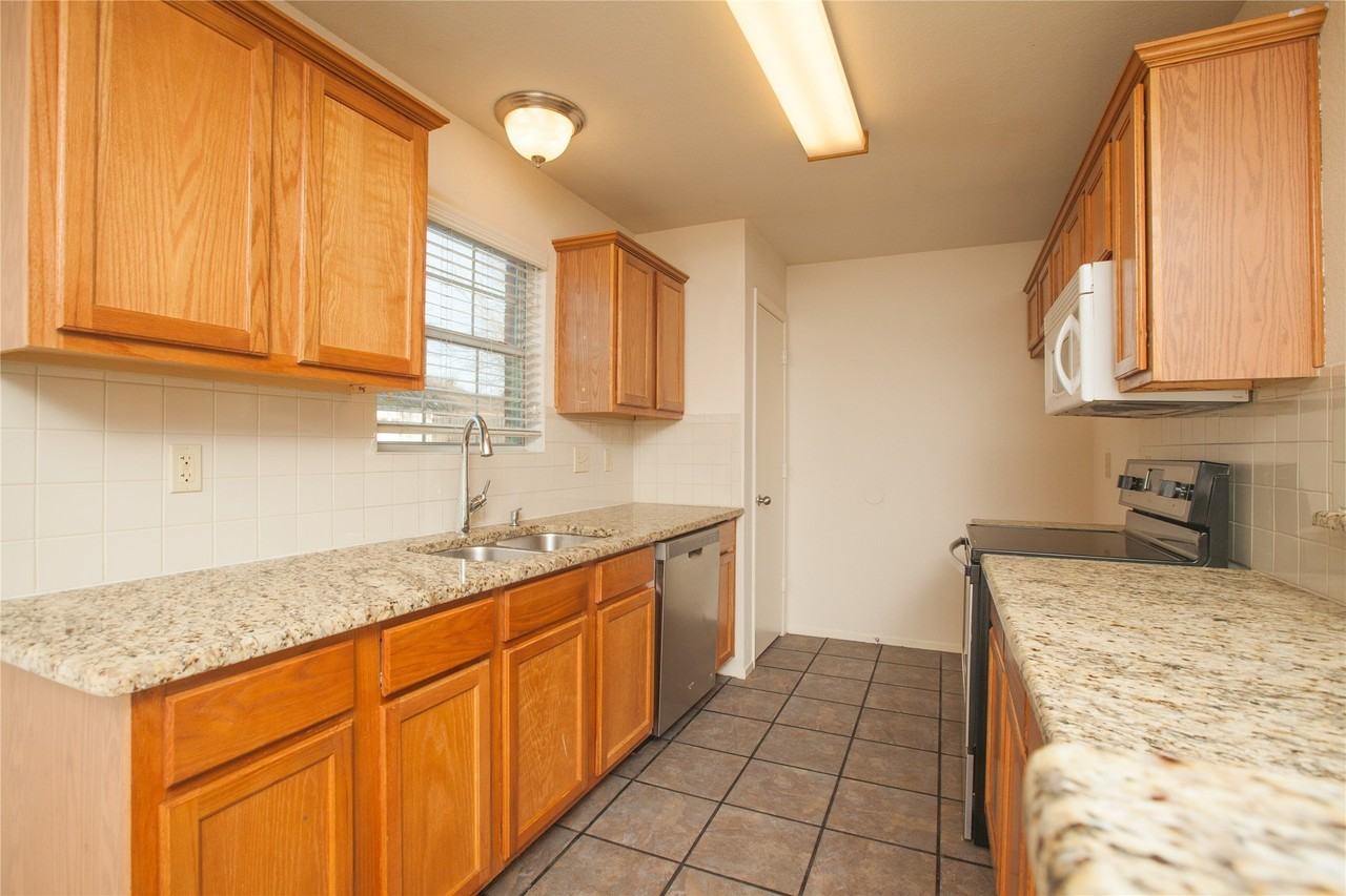 416 Joyce Way - Photo 7 of 14