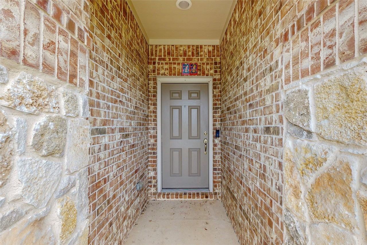 8100 Horseman Rd - Photo 4 of 35