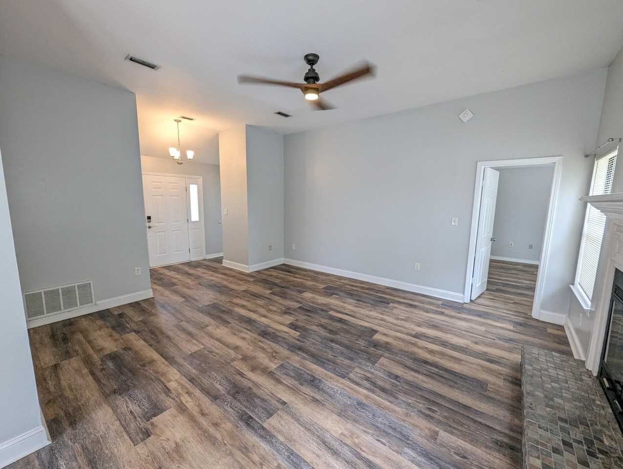 2236 Prytania Cir - Photo 4 of 19