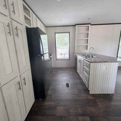 109 Andrew Ave - Photo 3 of 23