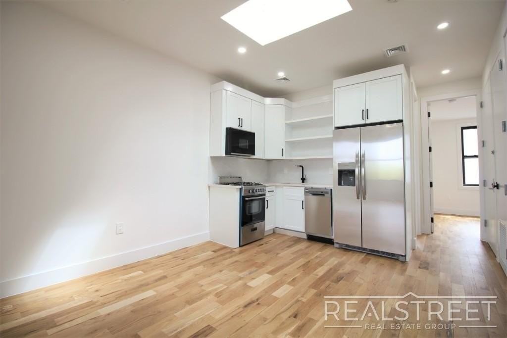 144A Sumpter St #3 - Photo 3 of 19