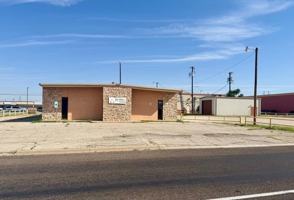 featured image of 1011 E 7th St