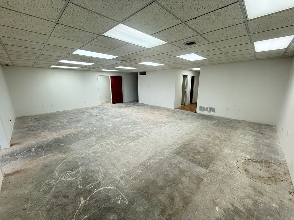 1011 E 7th St - Photo 5 of 10