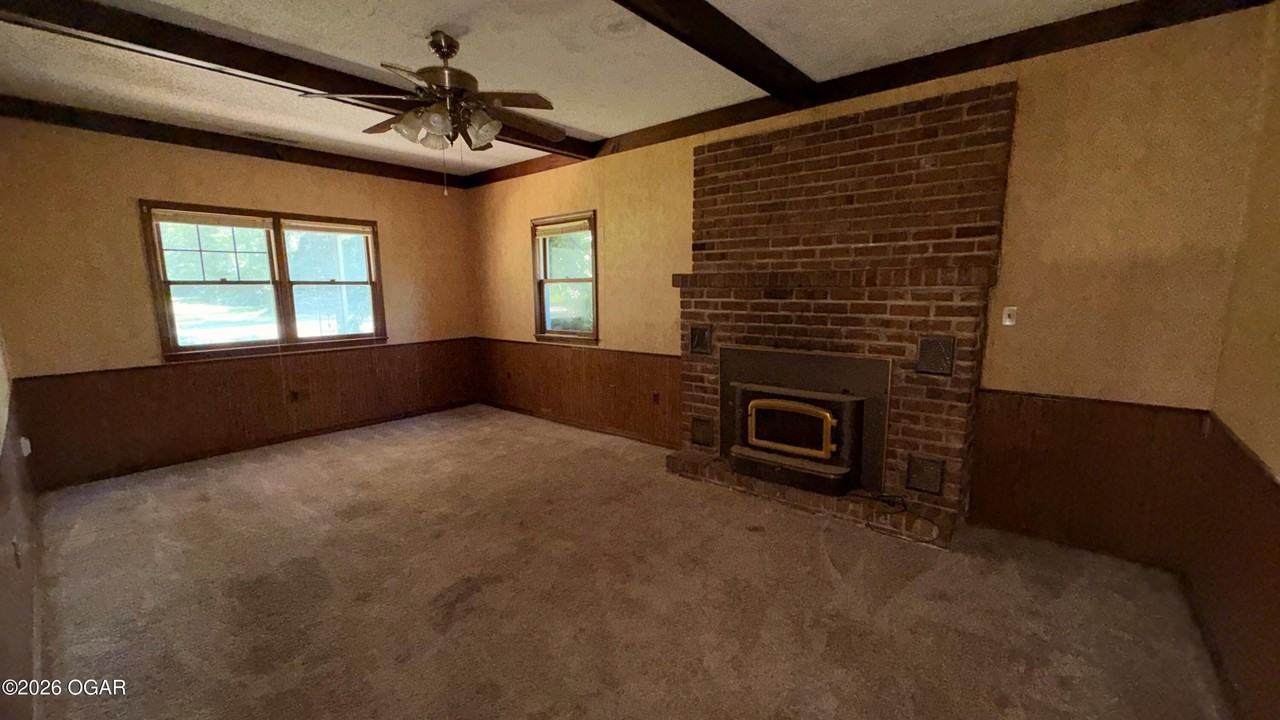 1305 W 5th St - Photo 6 of 17