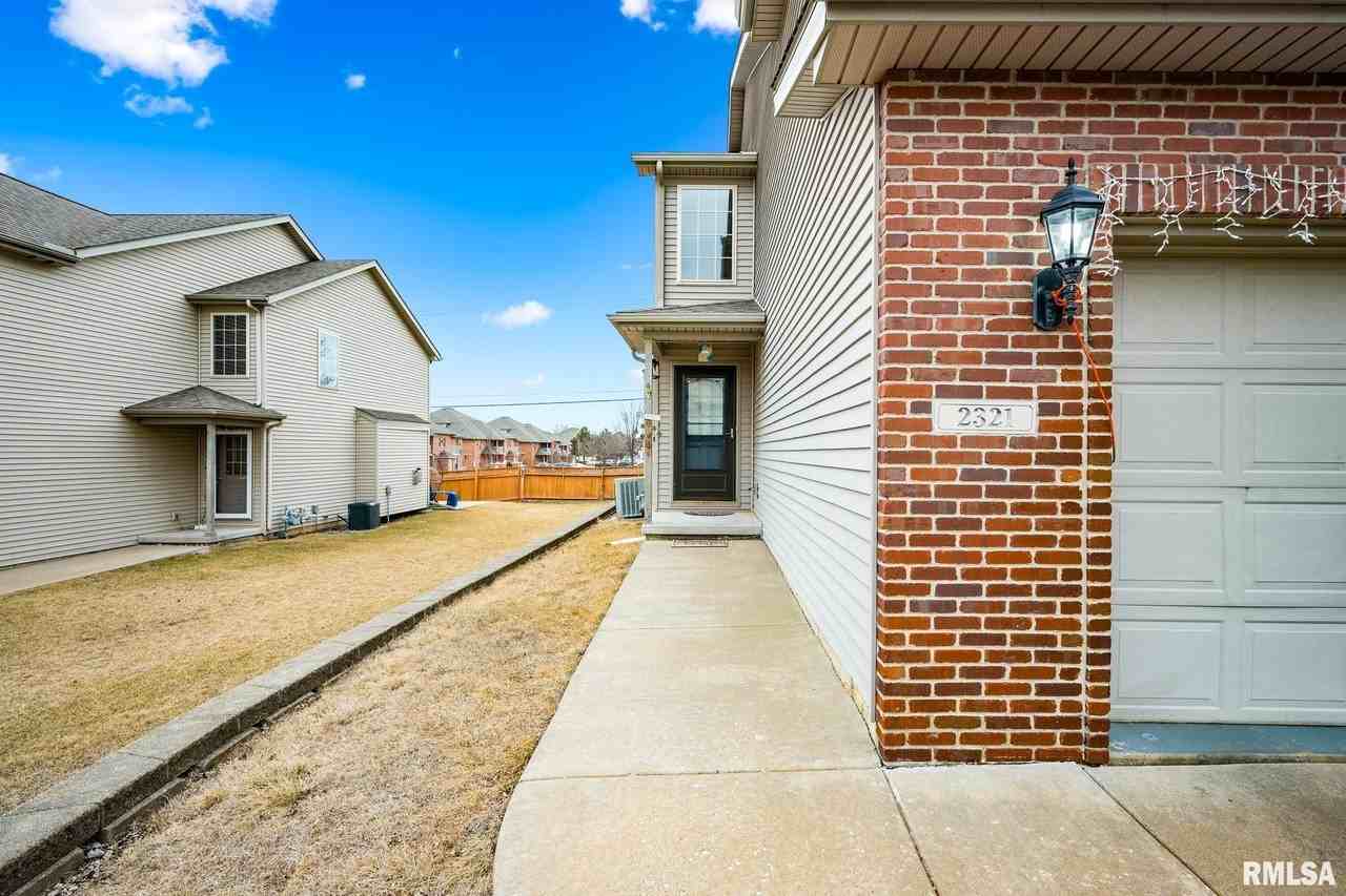 2321 W Kenfield Ct - Photo 2 of 33