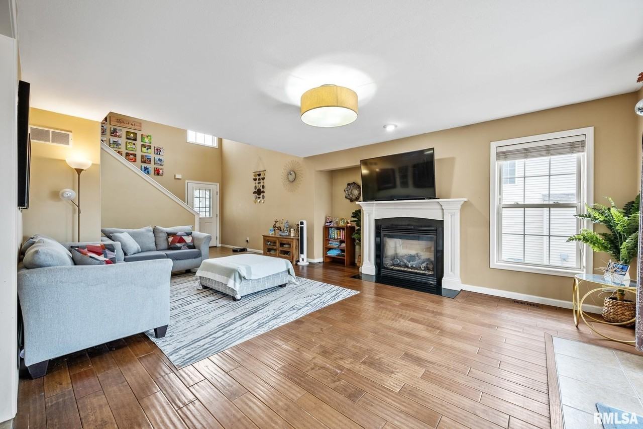 2321 W Kenfield Ct - Photo 6 of 33