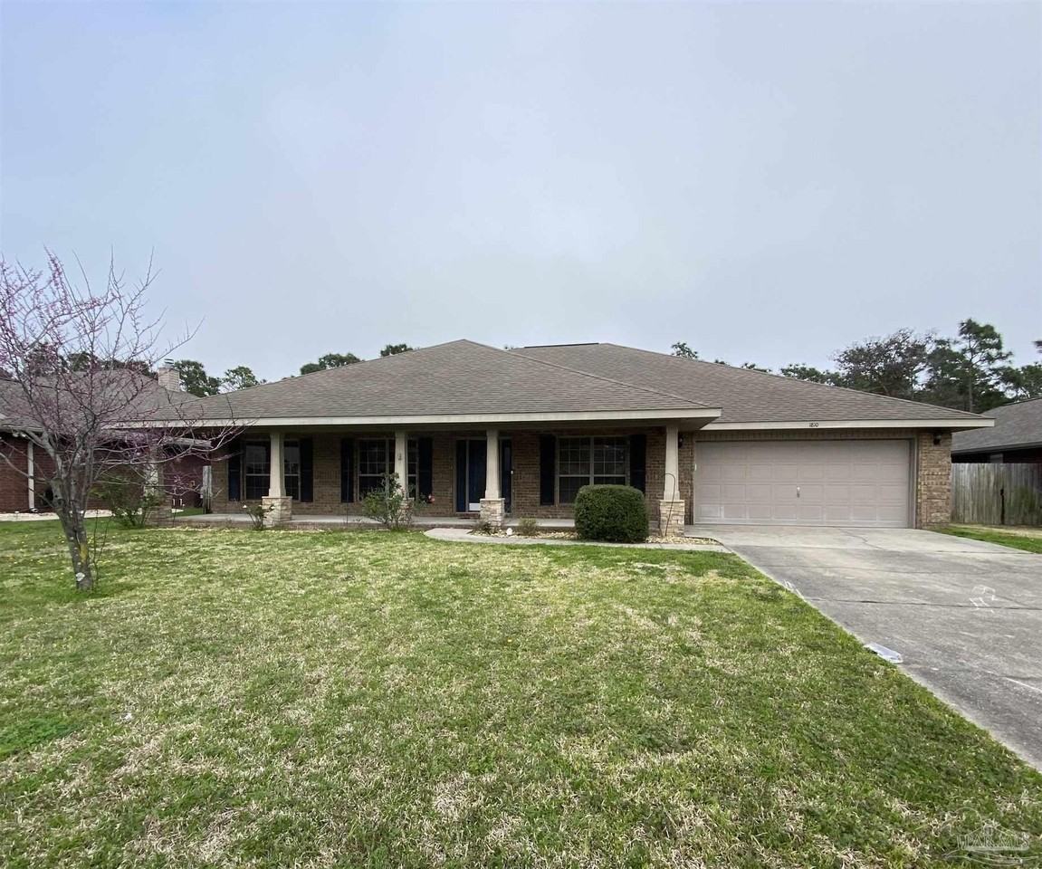 1810 Twin Pine Blvd - Photo 2 of 37