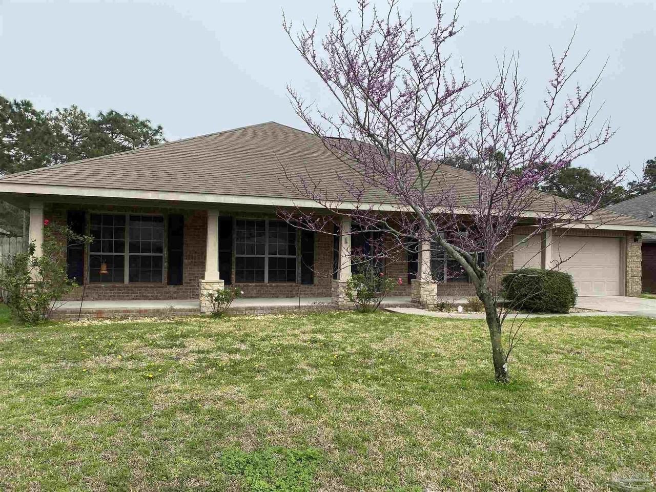 1810 Twin Pine Blvd - Photo 3 of 37