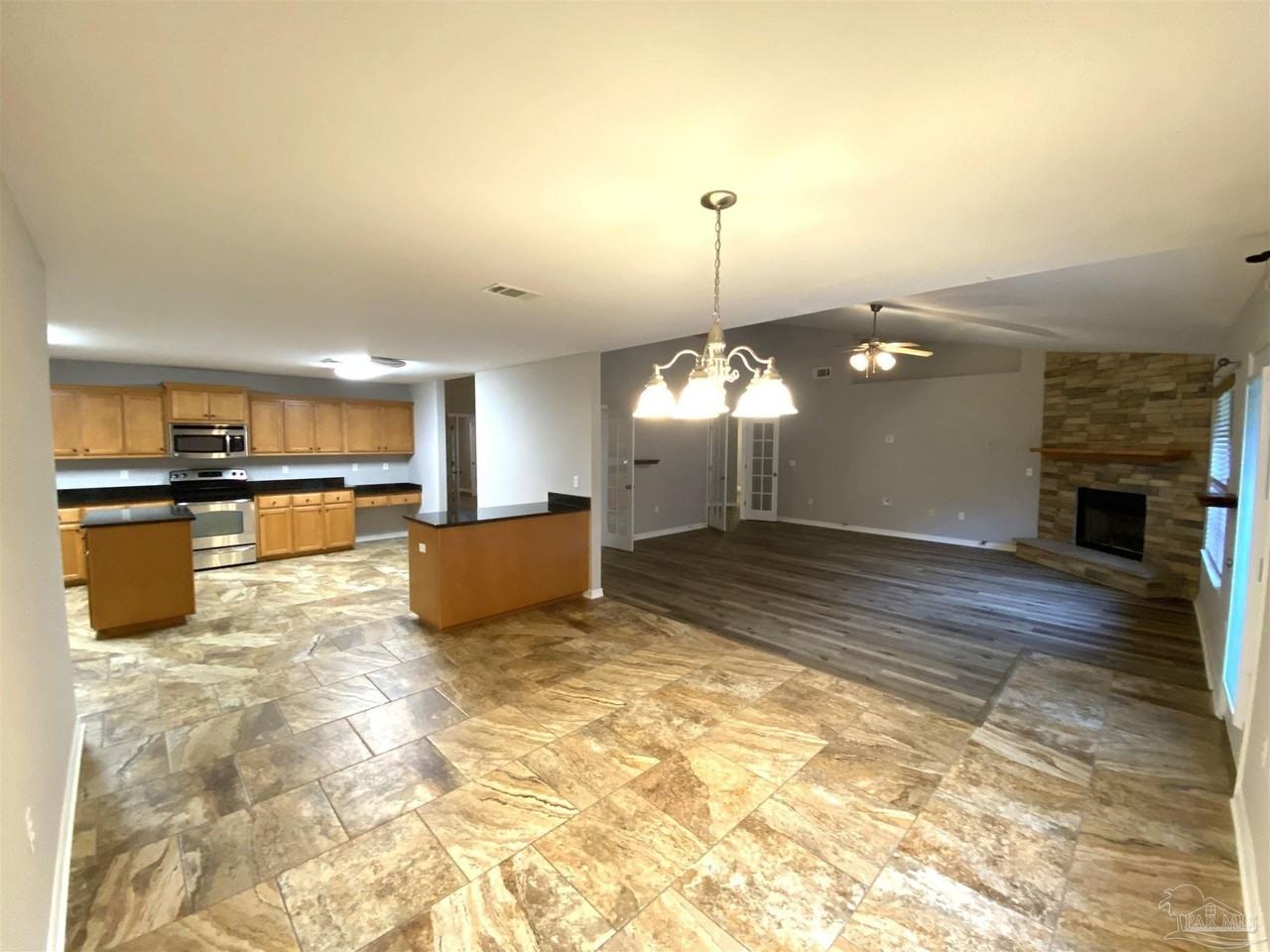 1810 Twin Pine Blvd - Photo 4 of 37